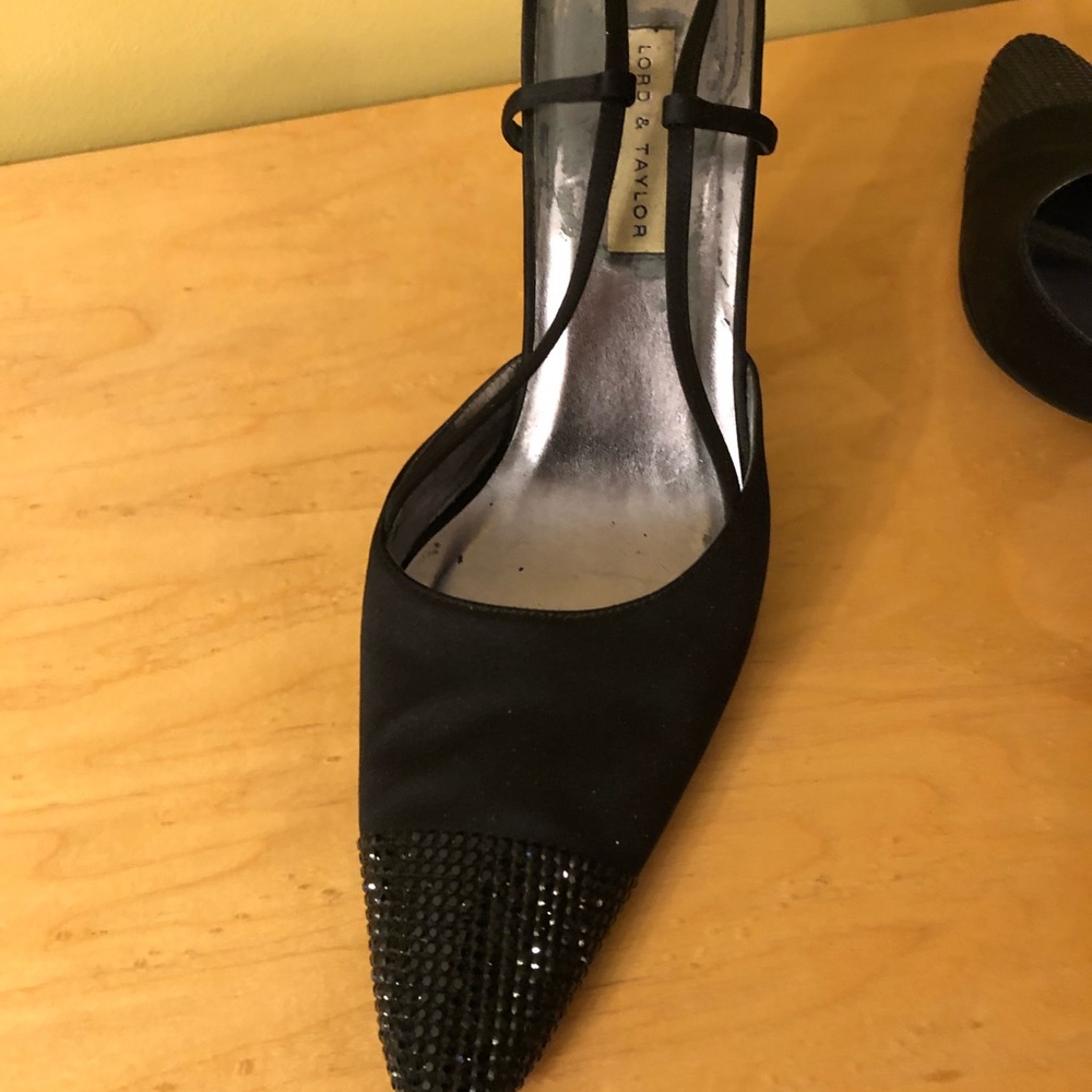 Black satin sling backs with black jet on top caps - leather soles size 9. - Picture 7 of 7
